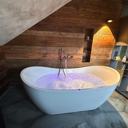 Appartement Der Extraklasse Mit Whirlpool Roding Exterior foto